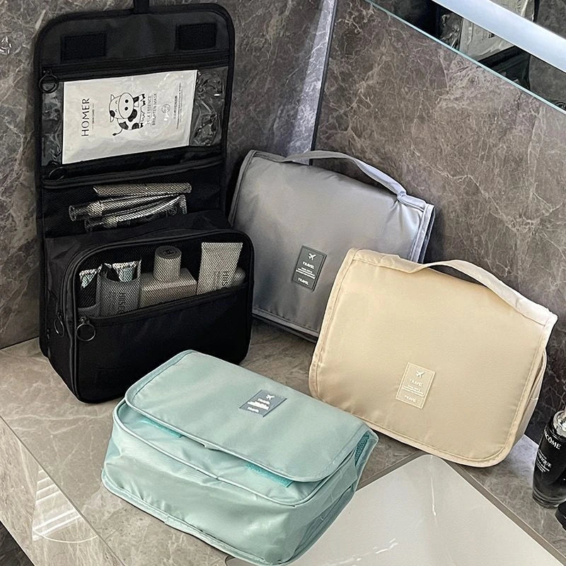Photo de plusieurs trousses de toilette à crochet ensemble