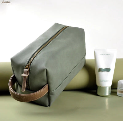 Trousse de toilette rigide