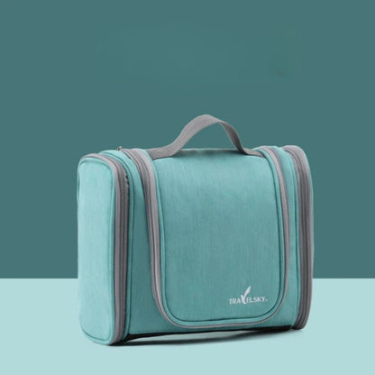 photo de la trousse de toilette turquoise sur un fond turquoise 