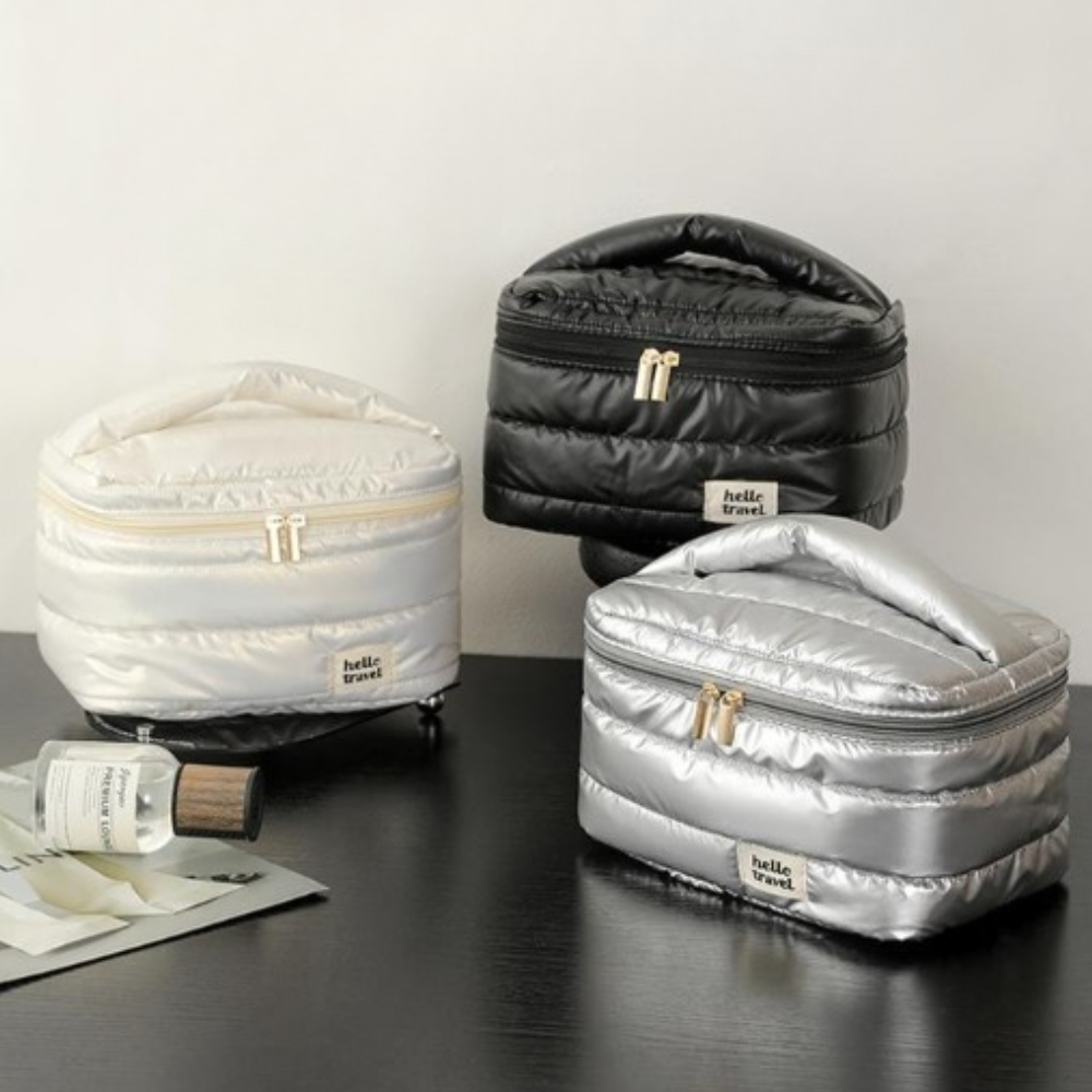 Photo des trois Trousses de toilette hello travel grand format – avec poignée